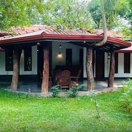 Kingfisher Resort & Retreat Sigiriya Esterno foto